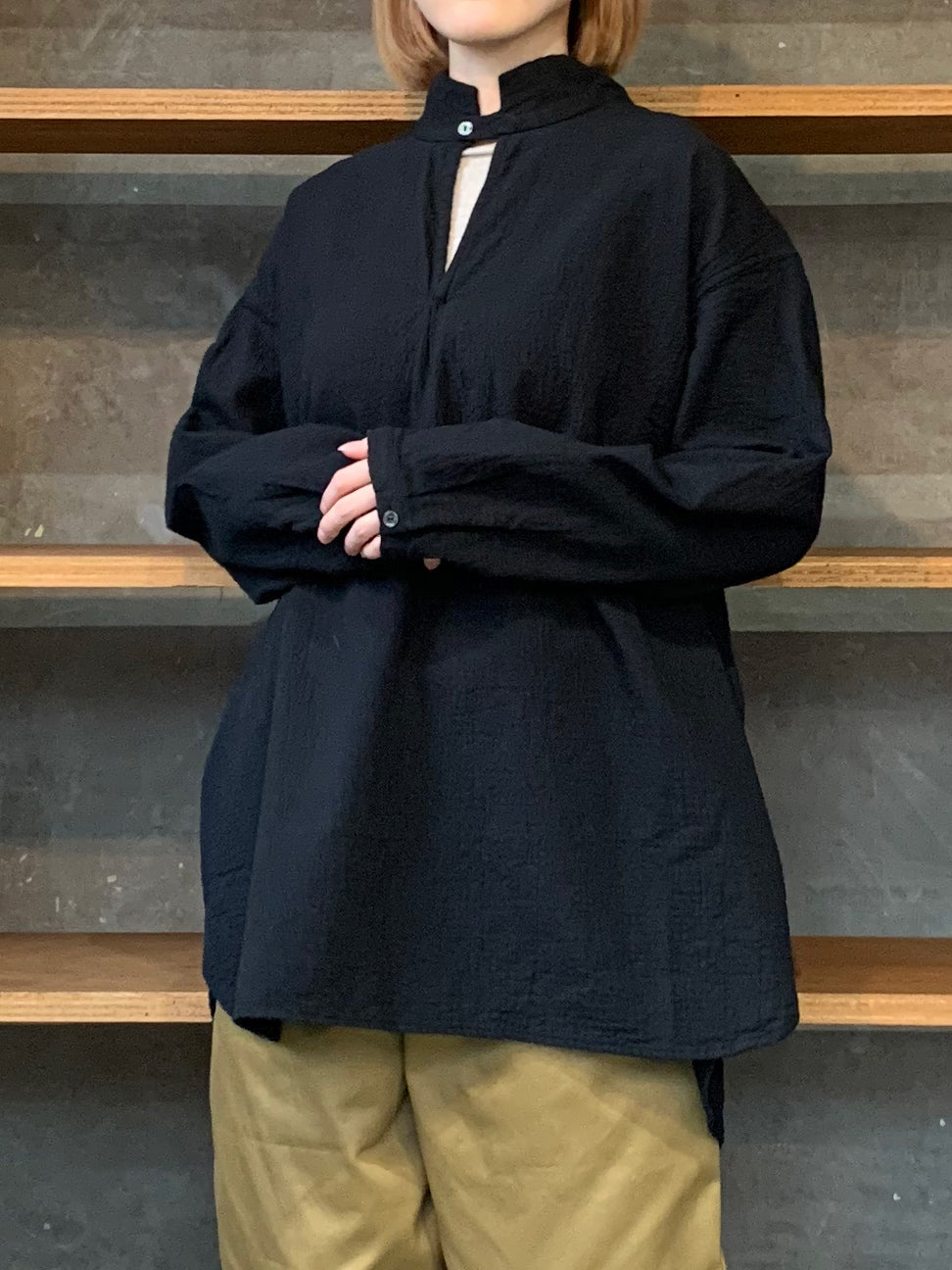 【SALE】Vlas Blomme / Fluffy Cotton　プルオーバーワイドシャツ (Black)