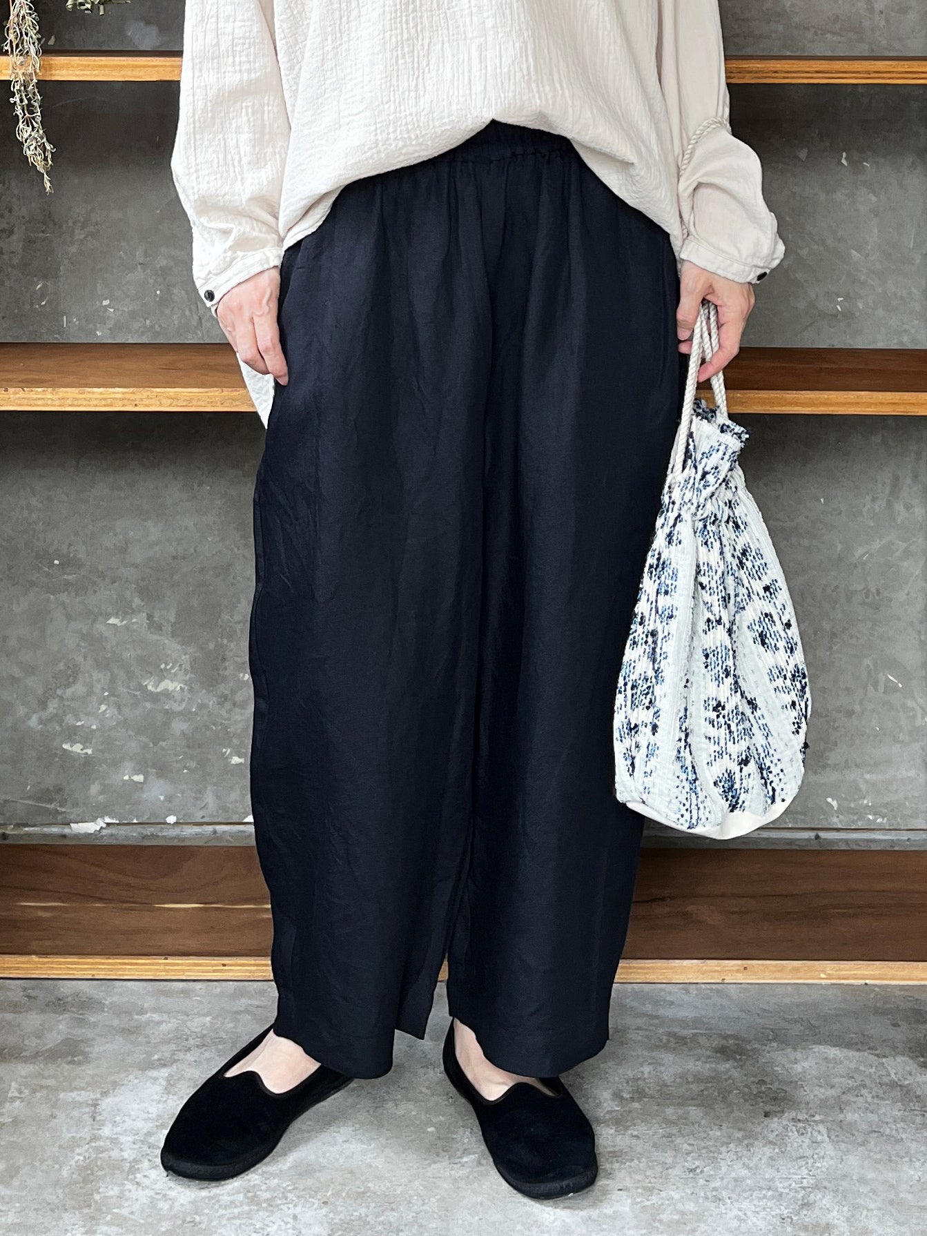 【SALE】UNIVERSAL TISSU / オーガニックリネンツイル ギャザーPT（クロ）