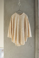 Re arrival!! IKKUNA / shawl-sleeve lace blouse