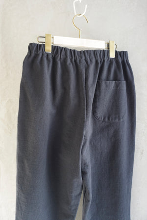 CLOSELY / 引き揃え吊天竺 easy tapered pants