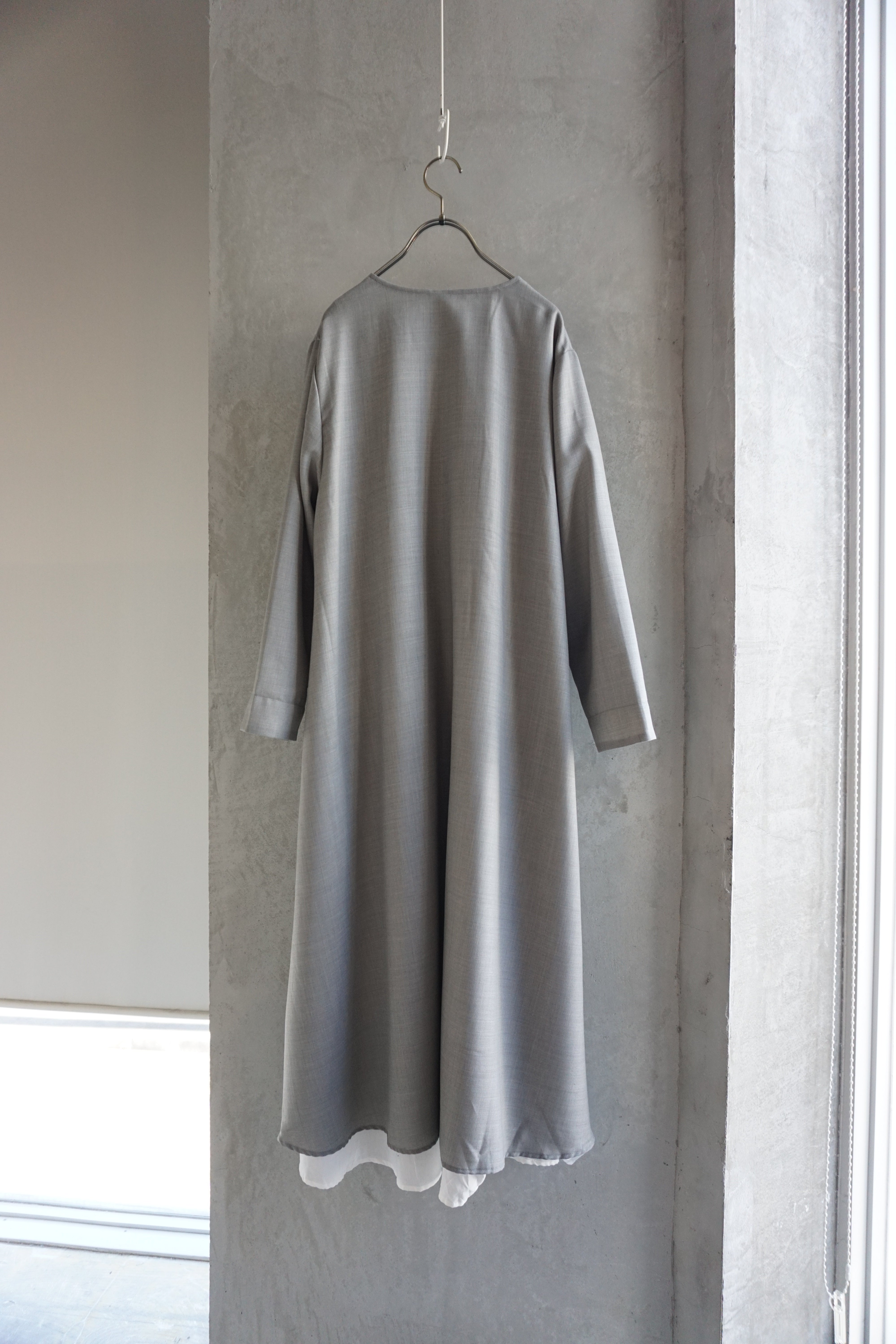 ROBE de PEAU / PRIÈRE ONE PIECE (GRAY)