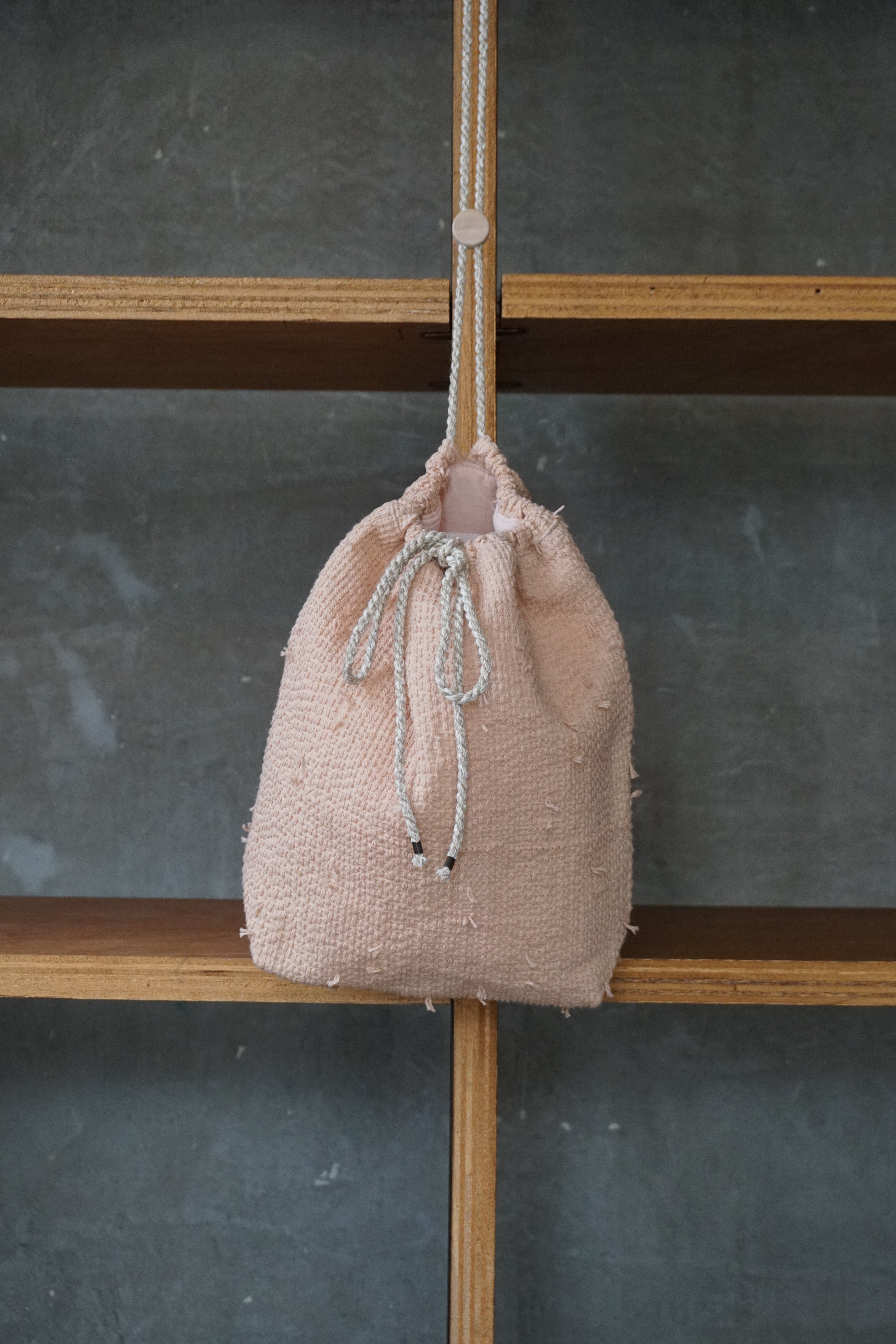 qiri / sashiko jacquard 巾着 bag（ピンク）