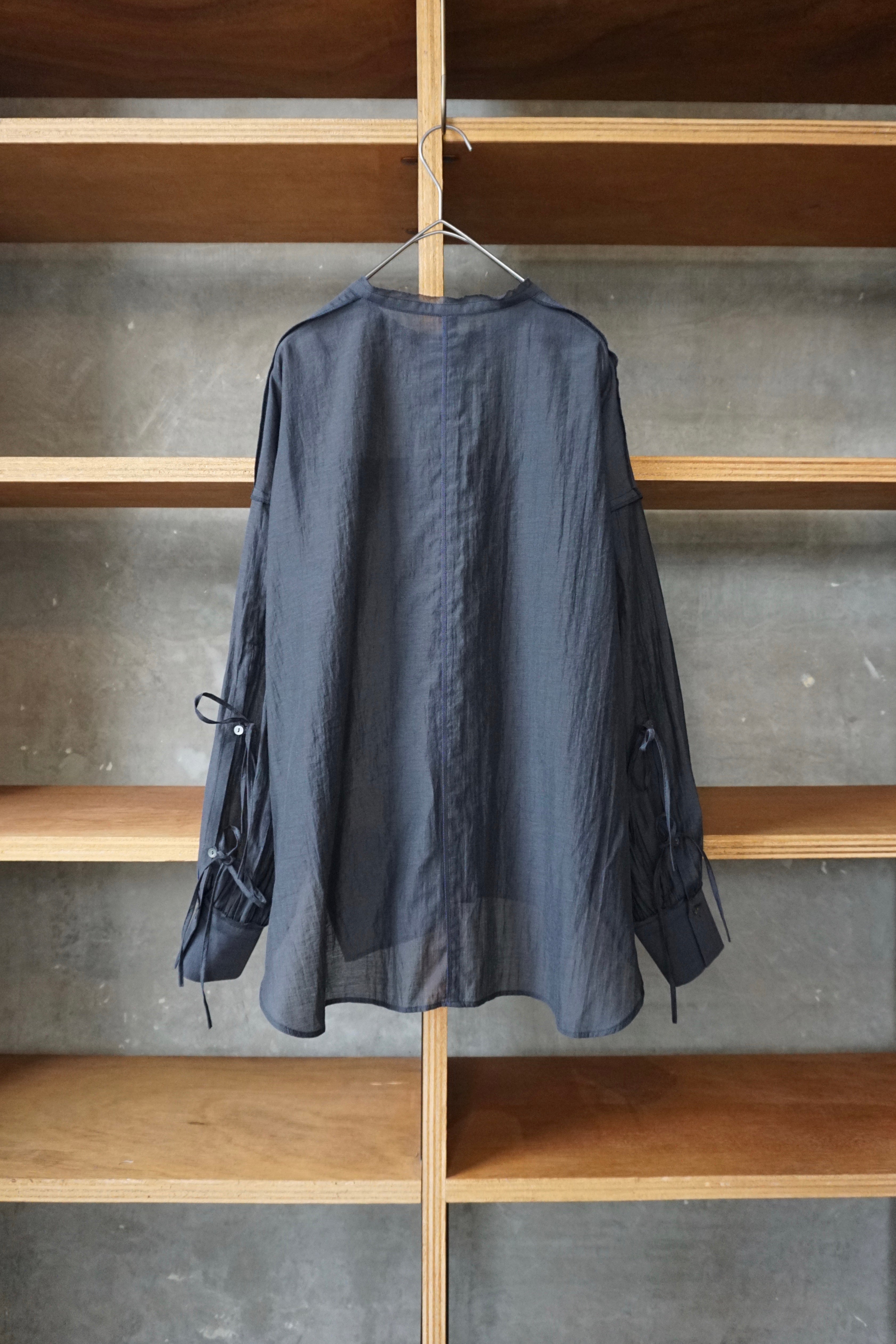 qiri / veil ribbon blouse（チャコール）
