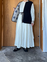 qiri / sarasa raised jacquard vest (gray)