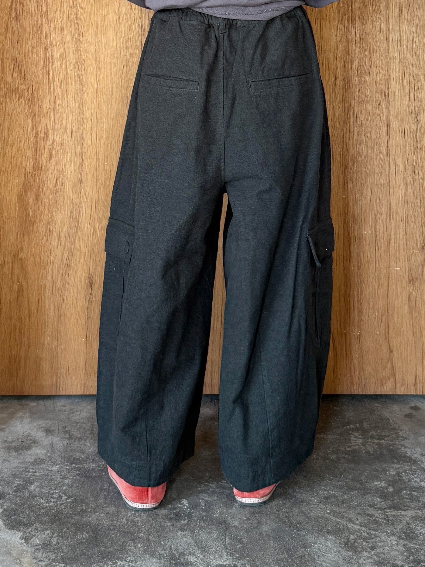 tumugu / コットンリネン起毛ツイル カーゴワイドパンツ（DARK GREEN）