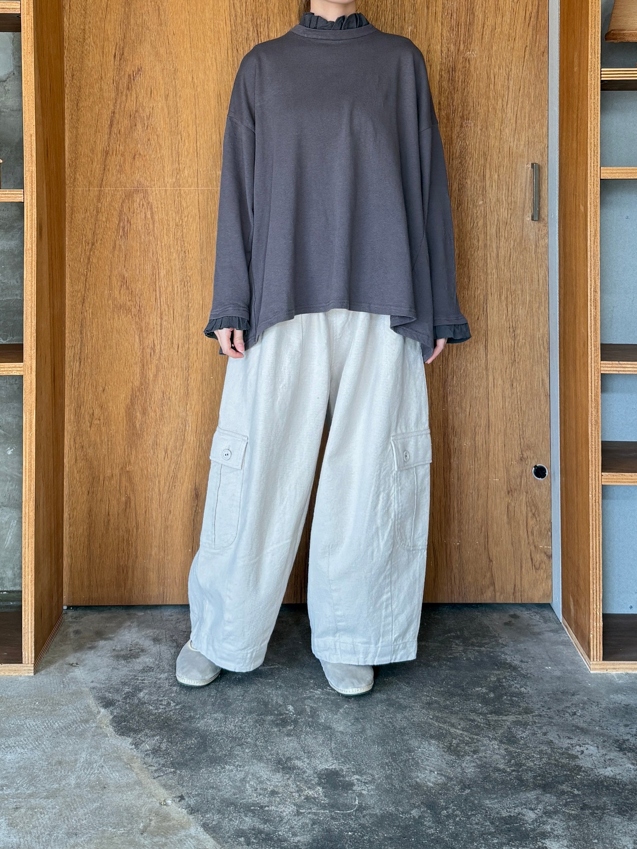 tumugu / コットンリネン起毛ツイル カーゴワイドパンツ（KINARI）