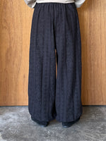 qiri / field flower lace gather pants  (black)