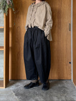 ROBE de PEAU / SATIN CAMILLE TUCKED PANTS (BLACK)