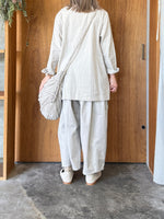 ROBE de PEAU / SATIN CAMILLE TUCKED PANTS (LIGHT GRAY)