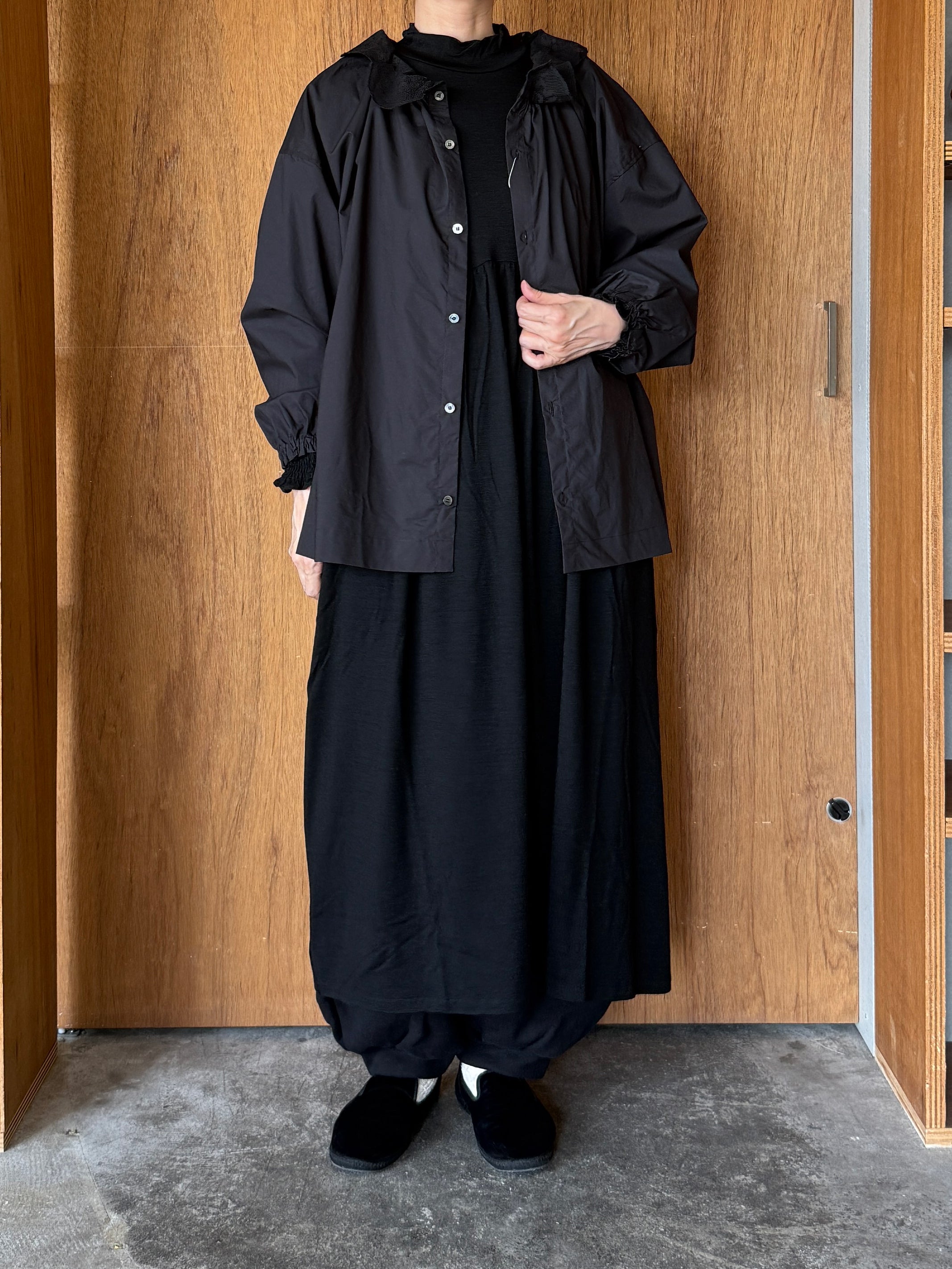 UNIVERSAL TISSU / ナチュラルタイプライター イタリアンフィレレース2wayブラウス（クロ）