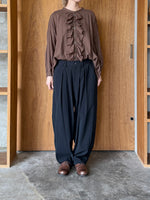 suzuki takayuki / ruffred blouse（cacao brown）