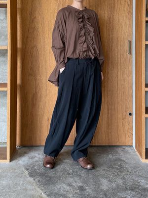 suzuki takayuki / ruffred blouse（cacao brown）