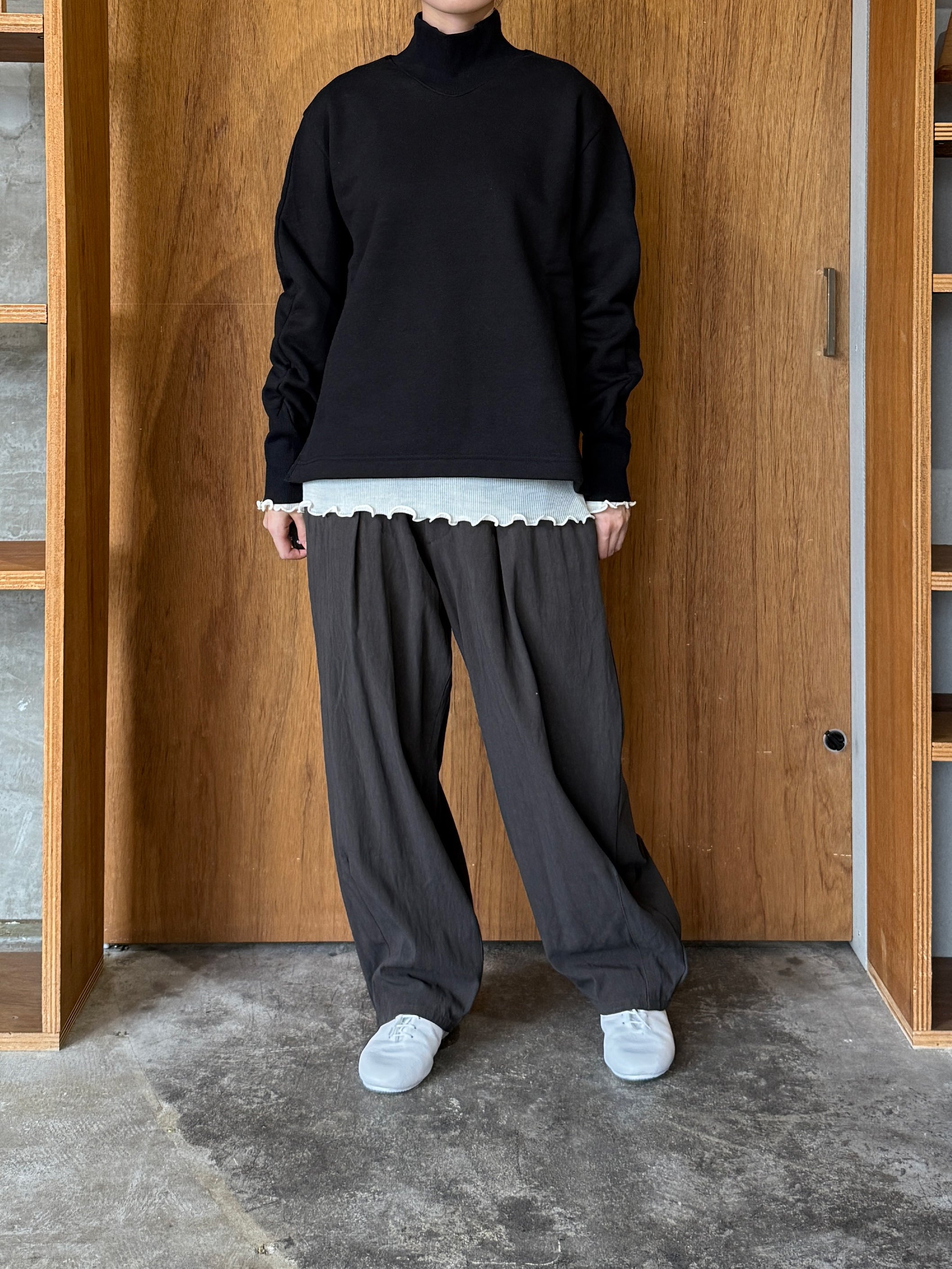Vlas Blomme / Cotton Twill ワンタックテーパードパンツ(Brown)