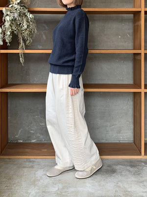 tumugu / ランダムリブニット フリルハイネック（NAVY）