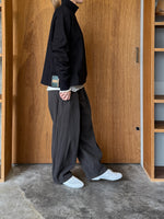 Vlas Blomme / Cotton Twill ワンタックテーパードパンツ(Brown)