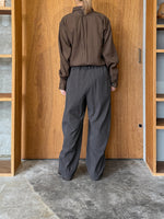 Vlas Blomme / Cotton Twill ワンタックテーパードパンツ(Brown)