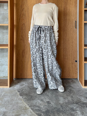 qiri / 花野風 jacquard wide pants (クロ)