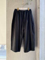 ROBE de PEAU / SATIN CAMILLE TUCKED PANTS (BLACK)