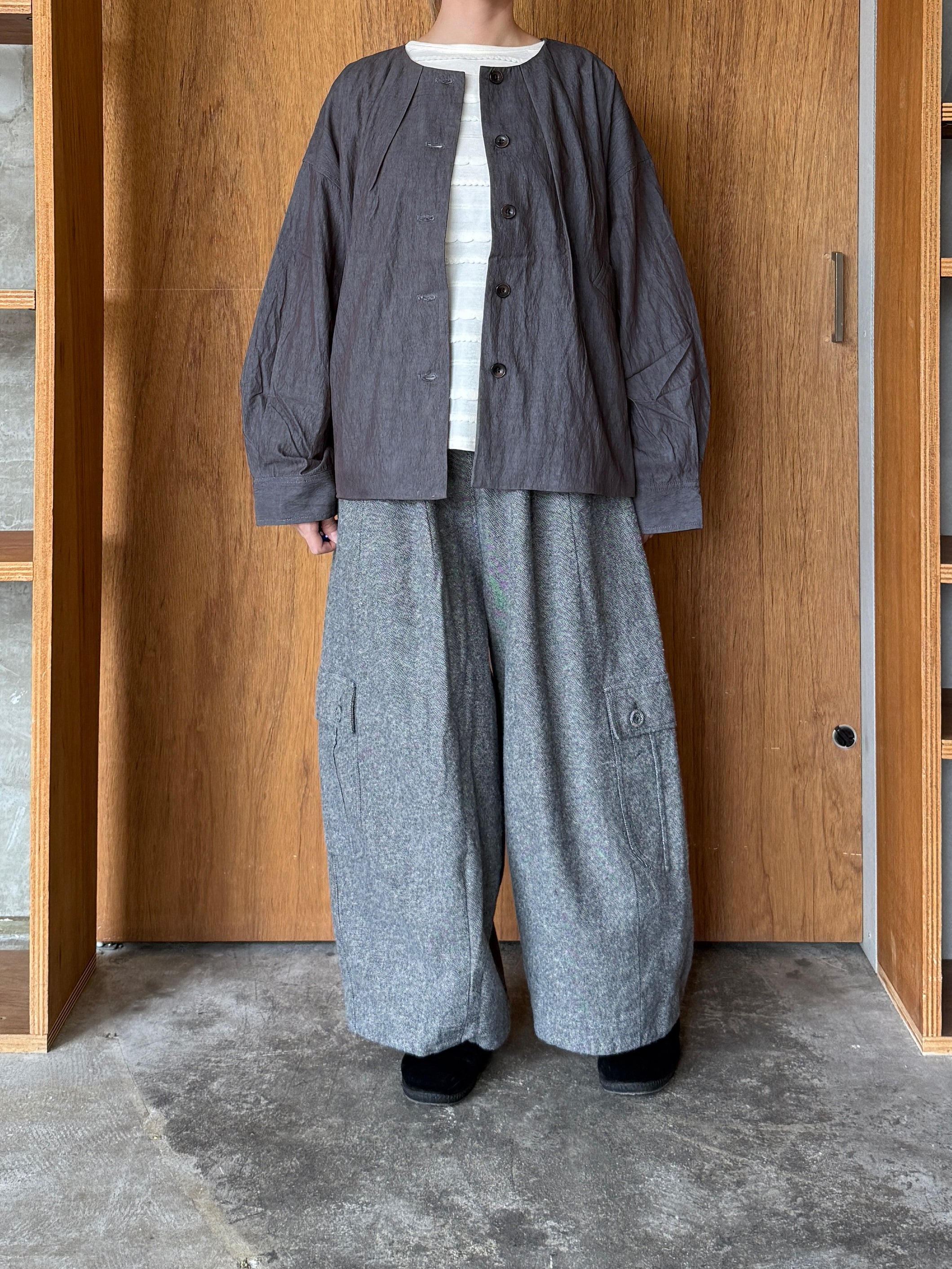 tumugu / レーヨンナイロン ジャケット（CHARCOAL）