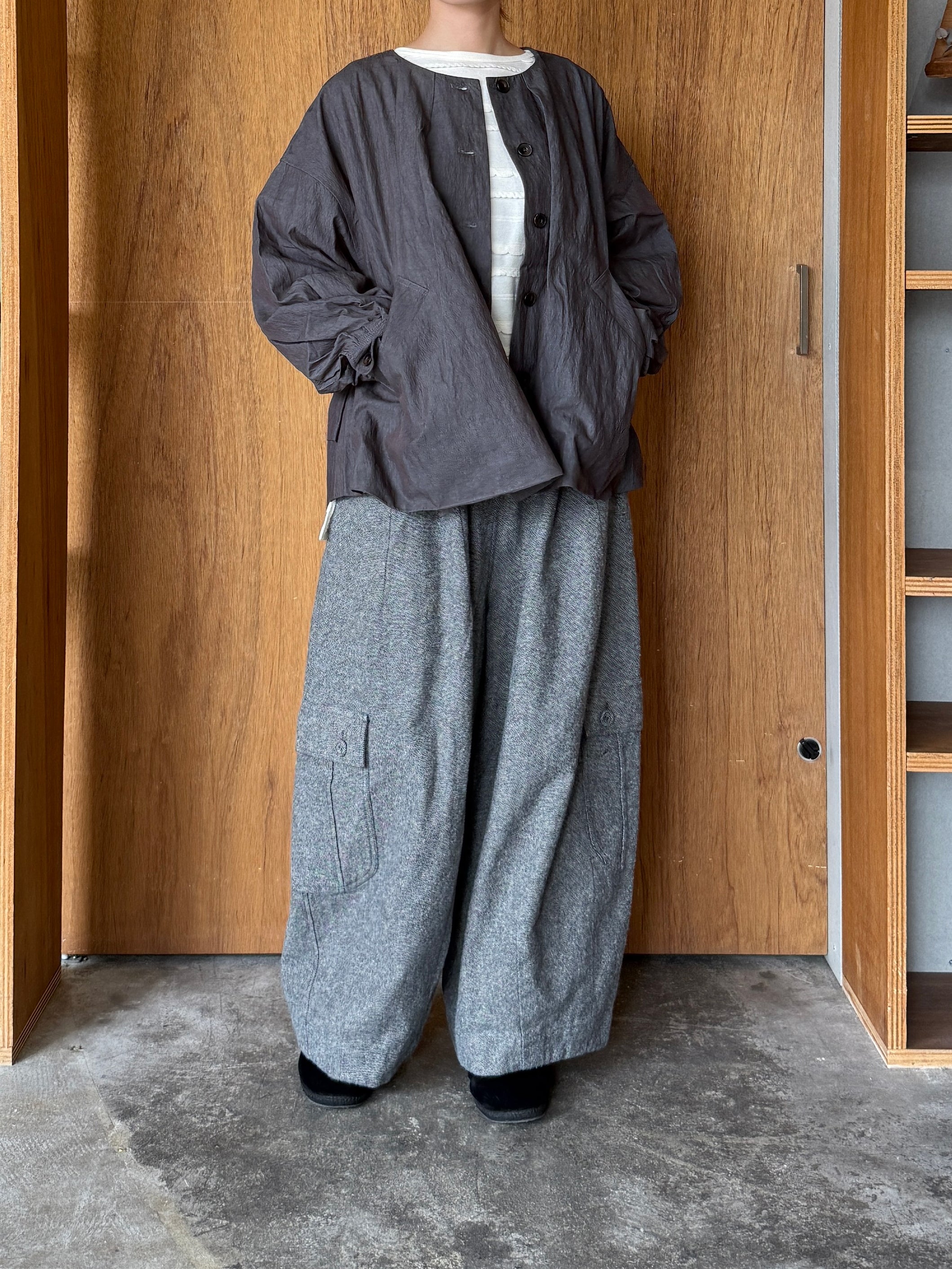 tumugu / レーヨンナイロン ジャケット（CHARCOAL）