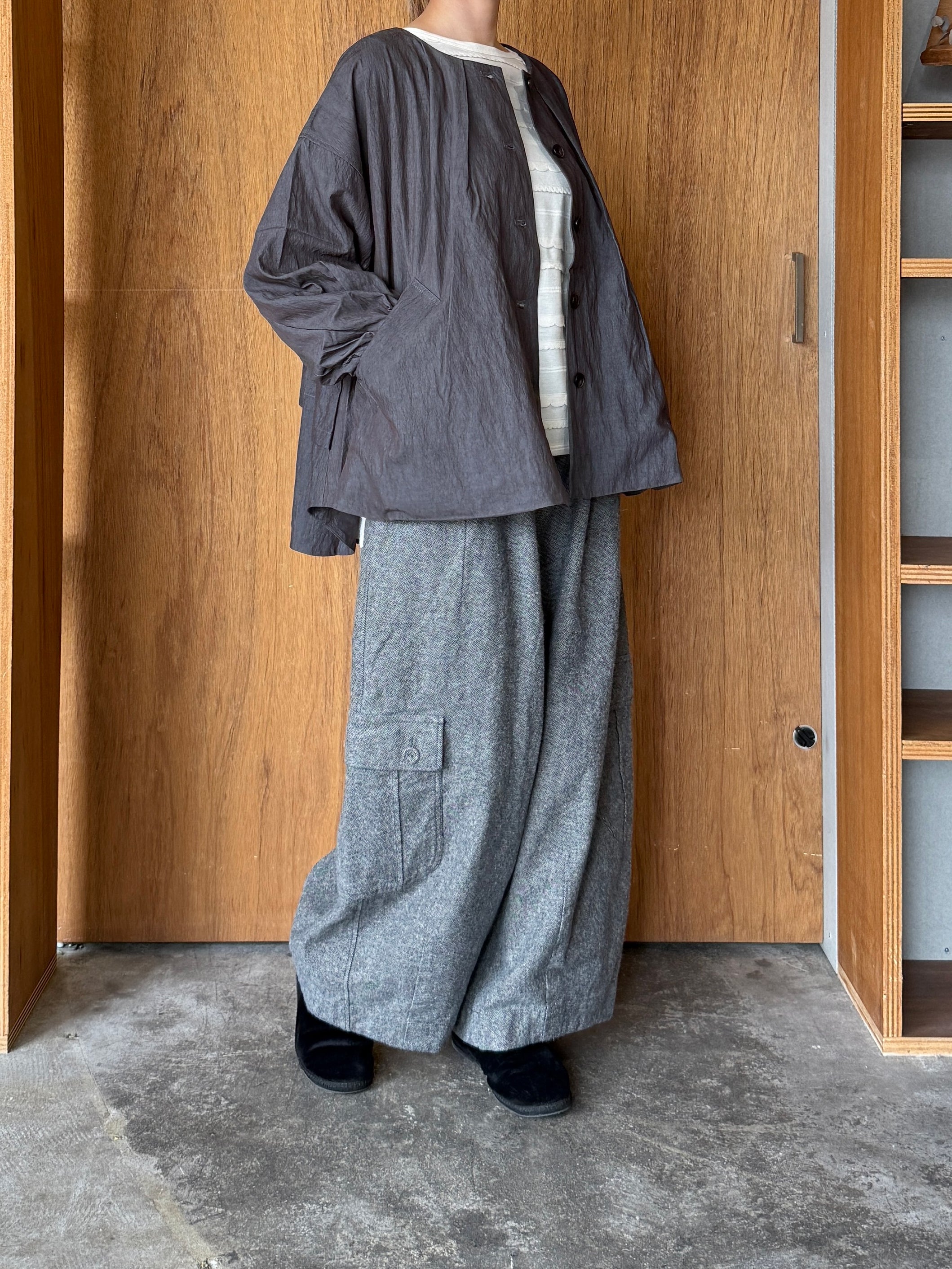 tumugu / レーヨンナイロン ジャケット（CHARCOAL）