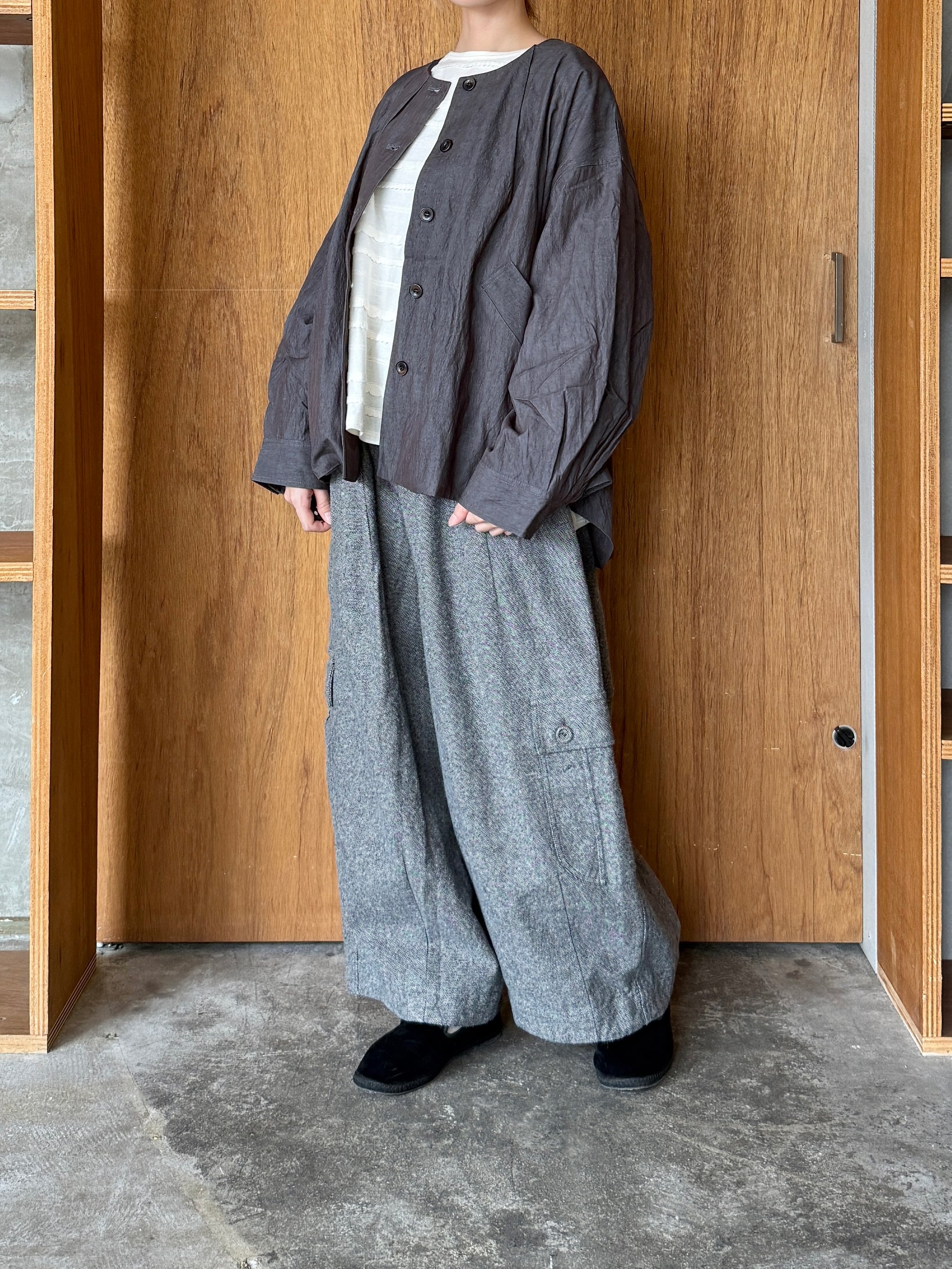 tumugu / レーヨンナイロン ジャケット（CHARCOAL）