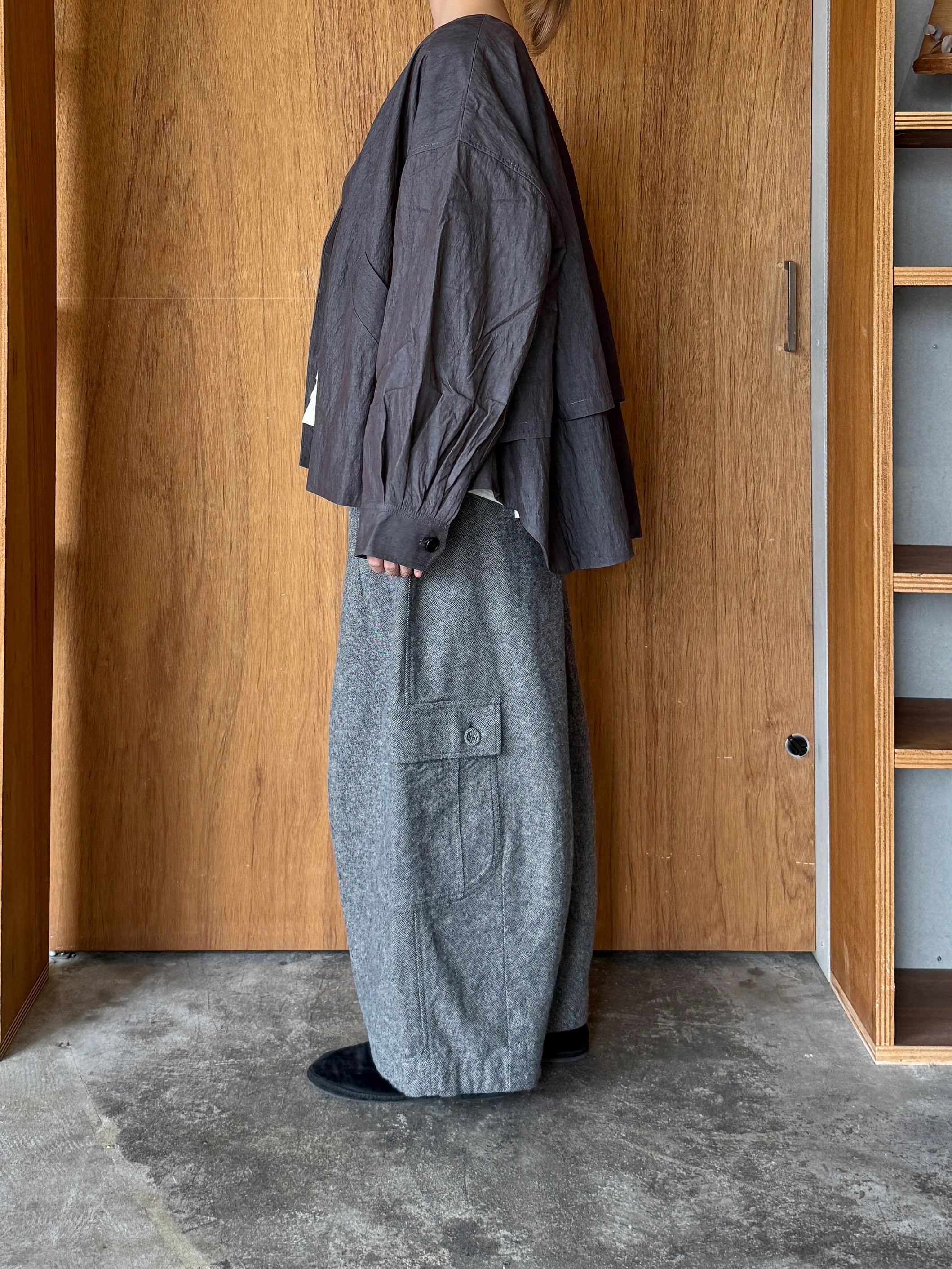 tumugu / レーヨンナイロン ジャケット（CHARCOAL）