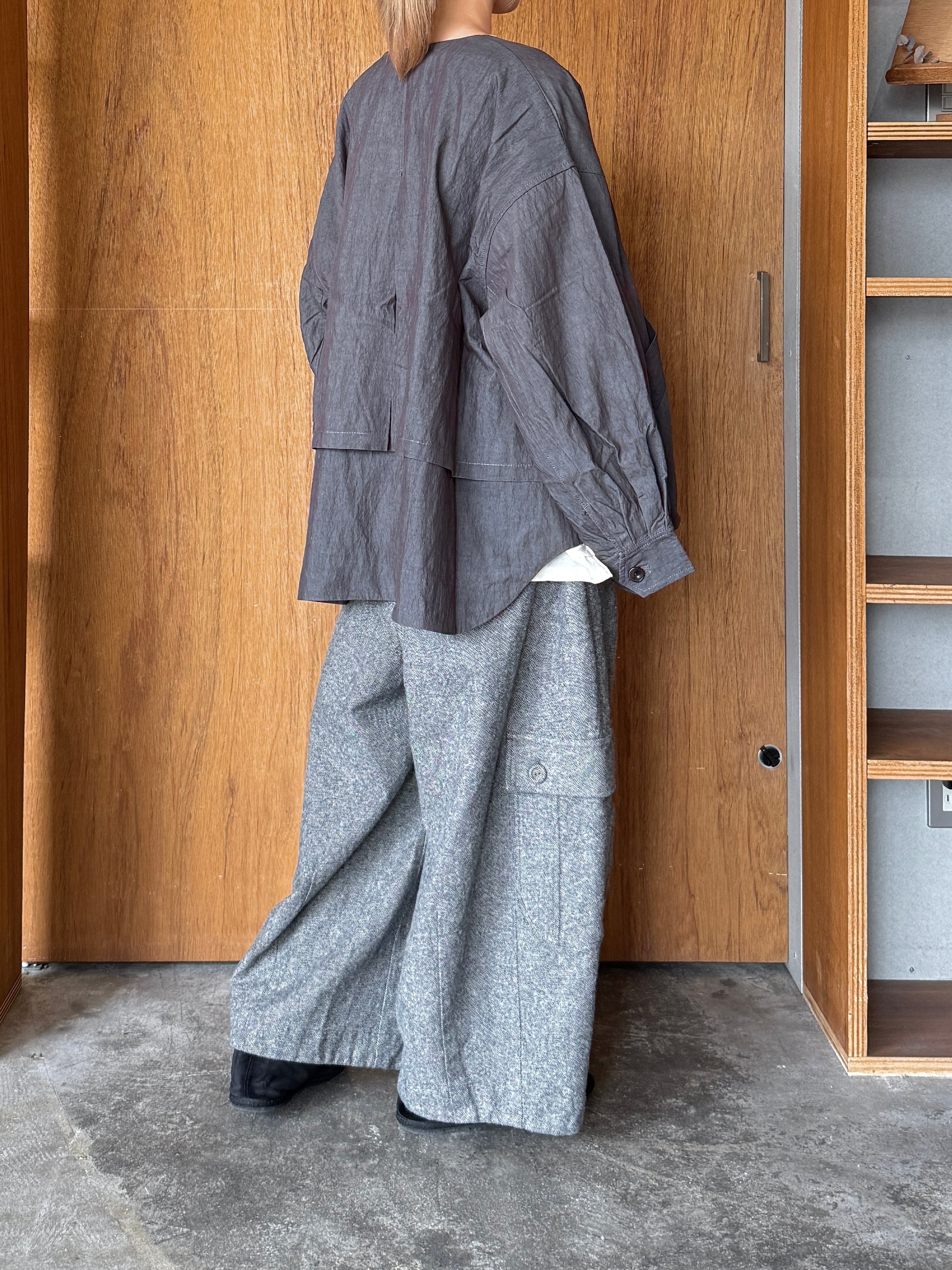 tumugu / レーヨンナイロン ジャケット（CHARCOAL）