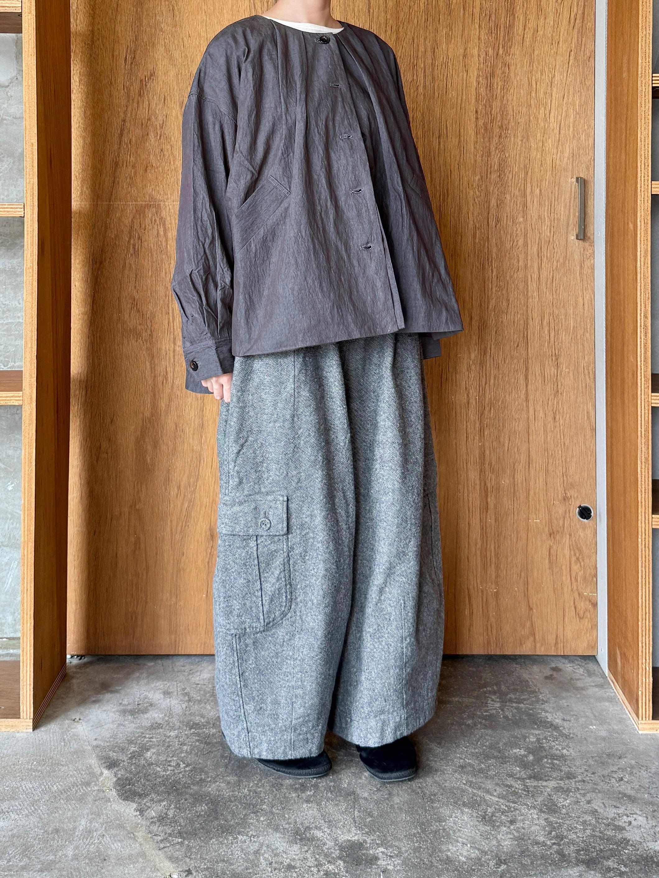 tumugu / レーヨンナイロン ジャケット（CHARCOAL）