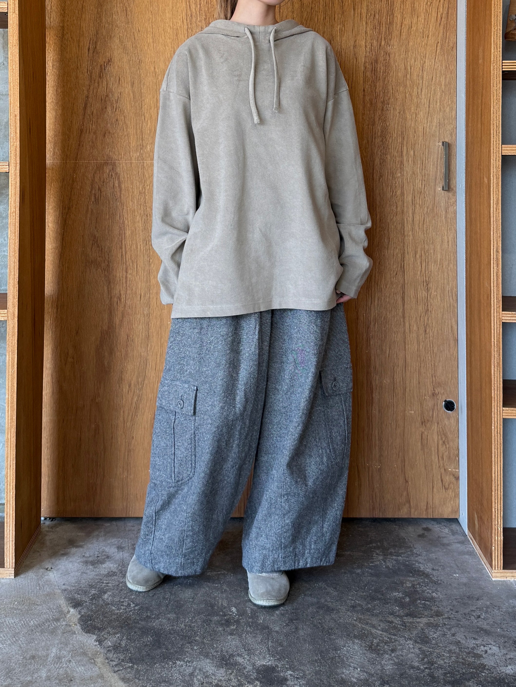 TISSU / オーガニックコットンパイル ヘリンボンジャージー フーディ（グレージュ）