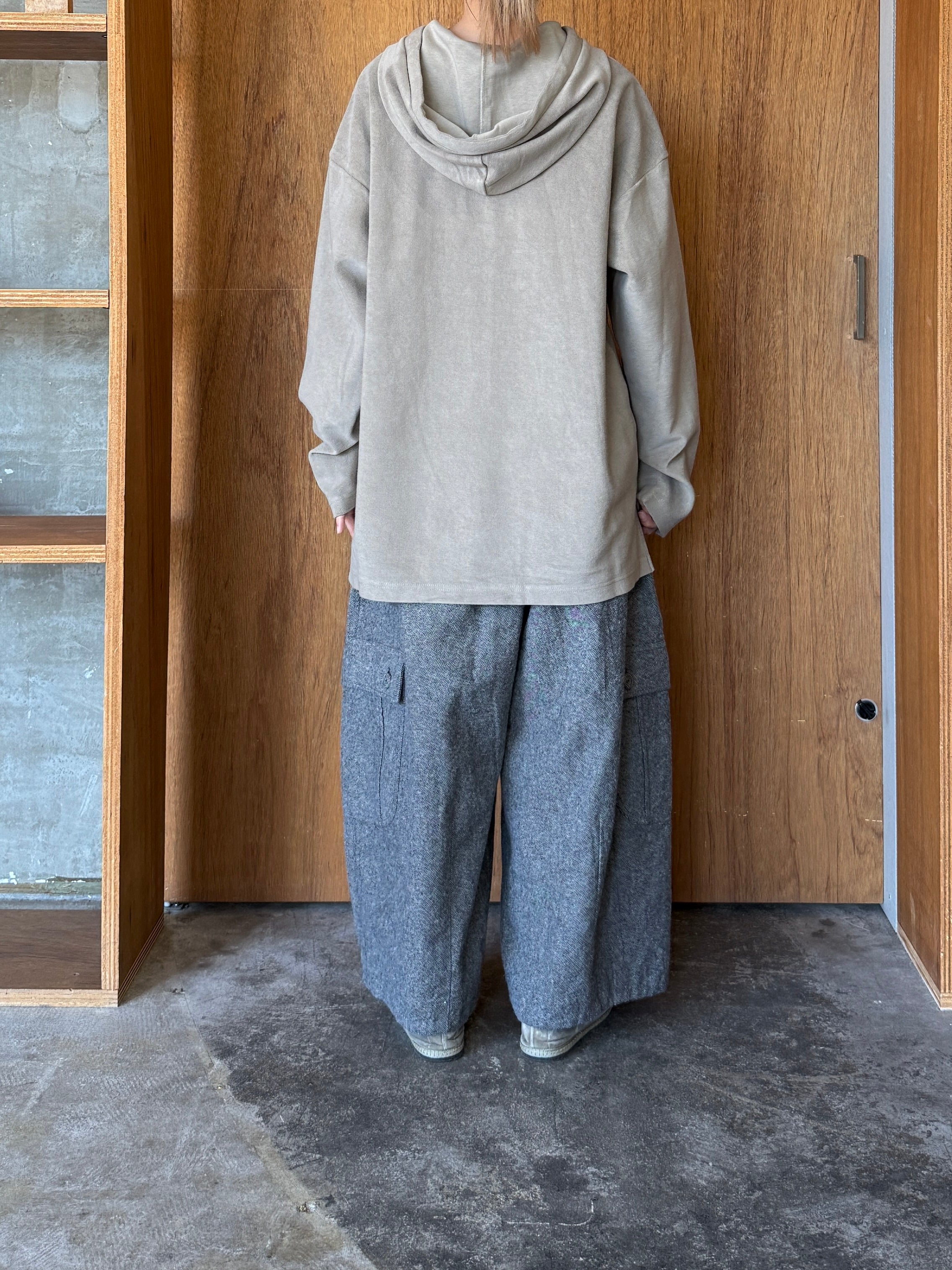 TISSU / オーガニックコットンパイル ヘリンボンジャージー フーディ（グレージュ）