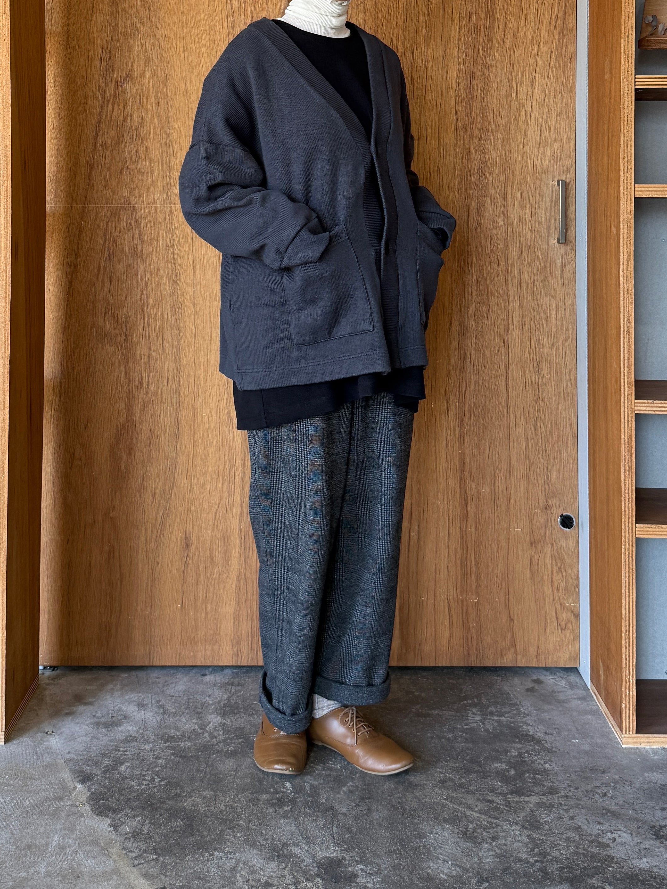 TISSU / クォーターニット Vネックカーディガン（チャコール）