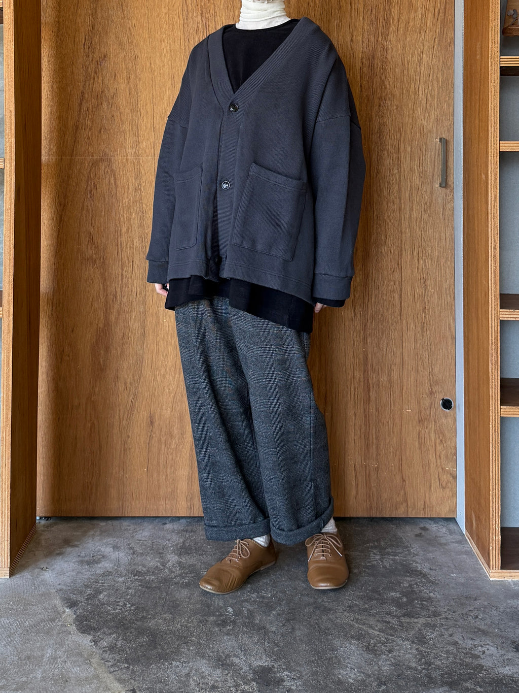 TISSU / クォーターニット Vネックカーディガン（チャコール）