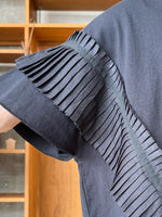 tumugu / コットン天竺 × ラミー ショルダータックプルオーバー（BLACK）