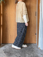 qiri / 花吹雪 jacquard gather wide pants (チャコール)