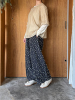 GASA*/  葉影のリズム Frilled sleeves blouse (amber beige)