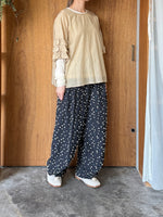 qiri / 花吹雪 jacquard gather wide pants (チャコール)