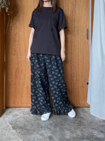qiri / plie flower JQ  pants (チャコール)