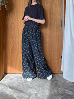 qiri / antique chain embroidery Tee (チャコール)