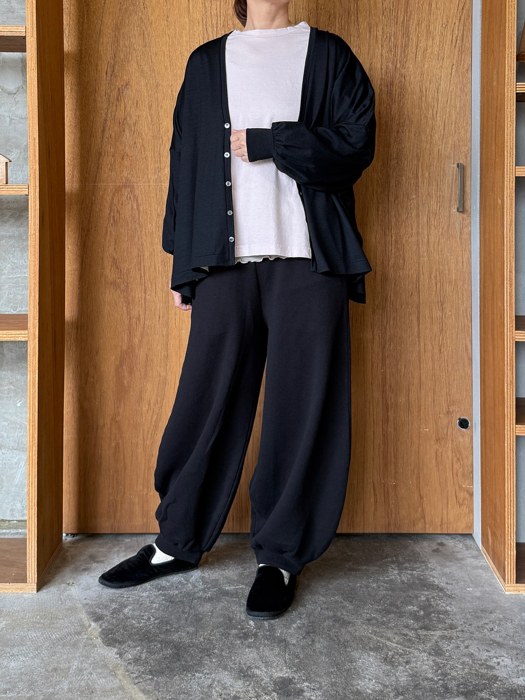 UNIVERSAL TISSU / ウォッシャブルウール天竺 ワイドカーディガン（クロ）