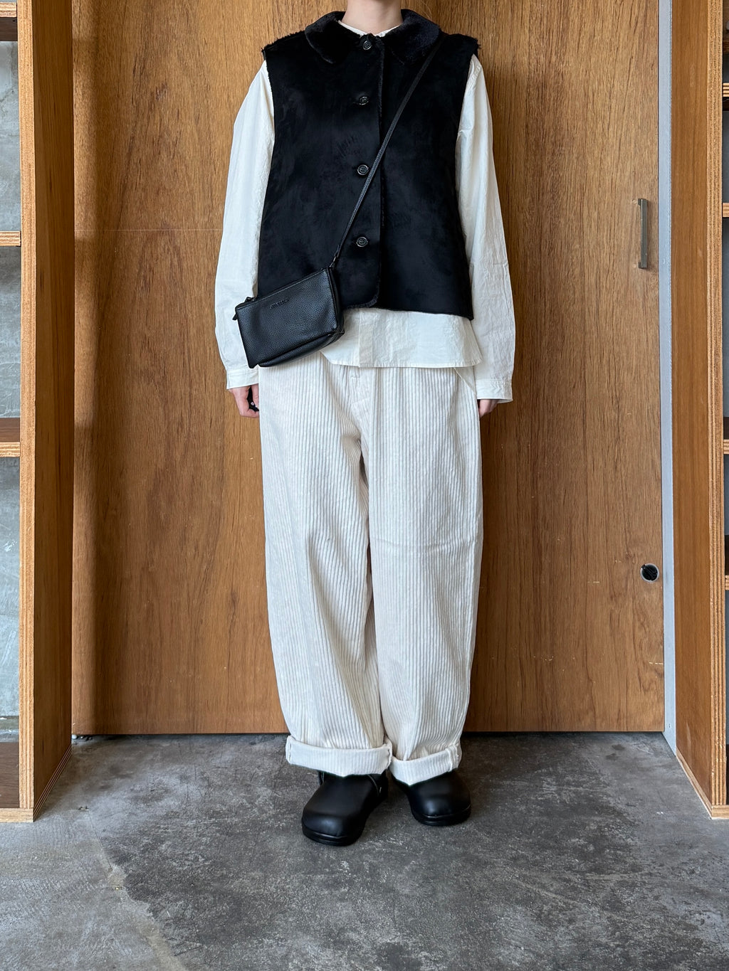 ROBE de PEAU / ECO MOUTON VEST (BLACK)