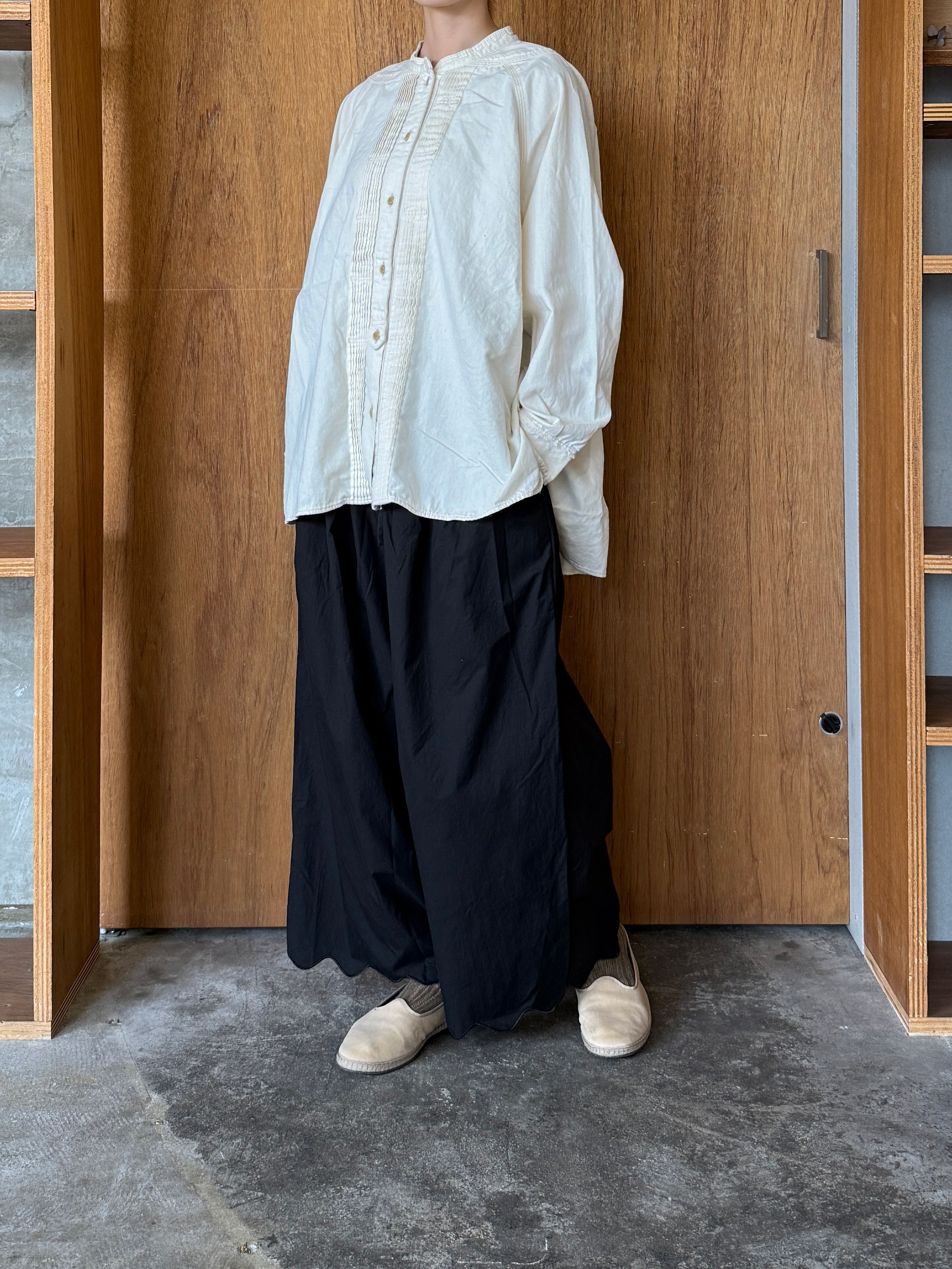 tumugu / ライトオンスデニム シャツ（KINARI）