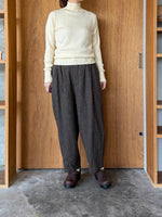 SUSURI / ポエータハイネックセーター（off white）