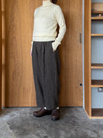 SUSURI / ポエータハイネックセーター（off white）