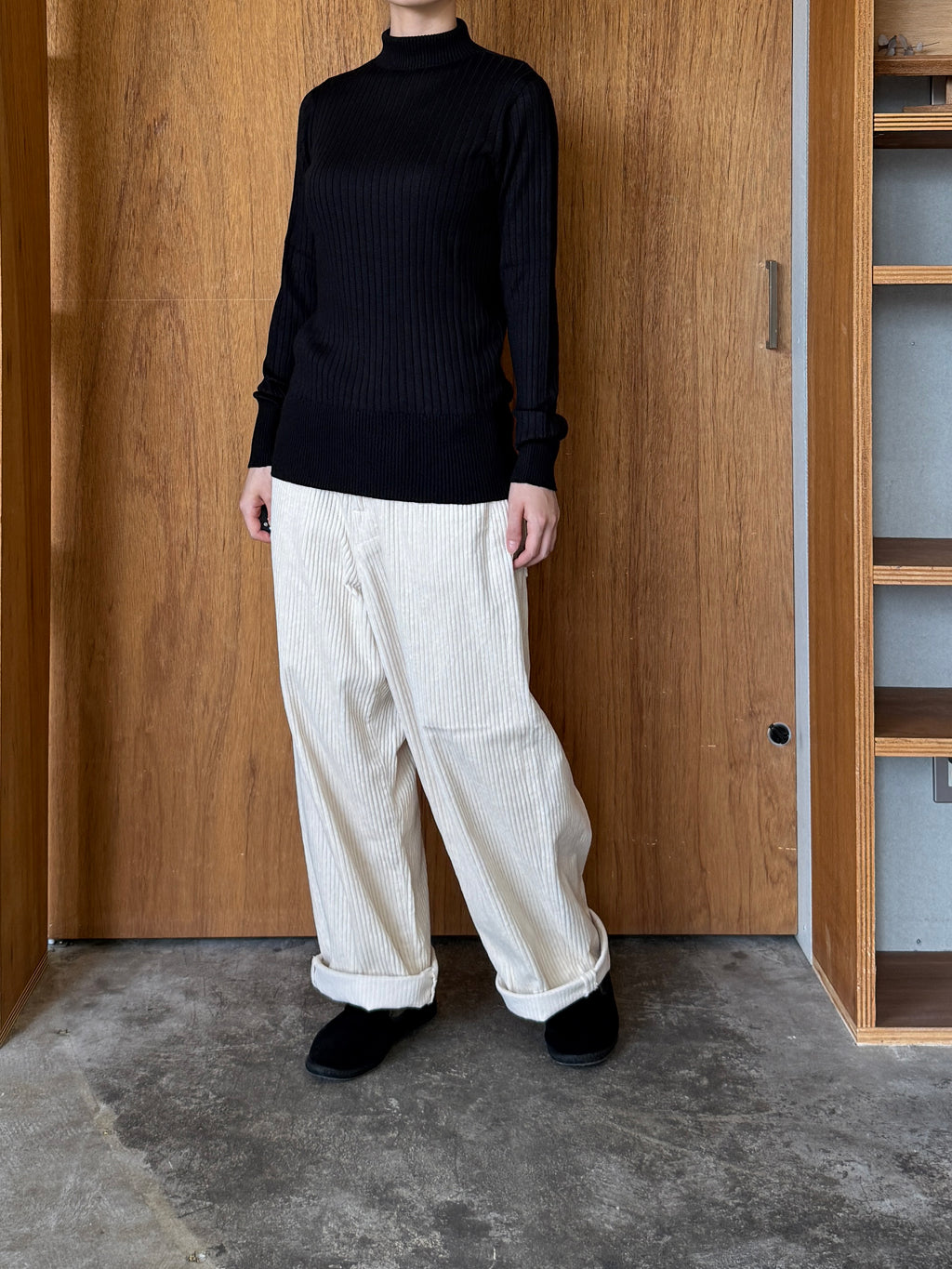 SUSURI / ポエータハイネックセーター（black）