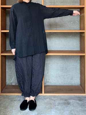 ROBE de PEAU / PETIT COL BLOUSE (NOIR)