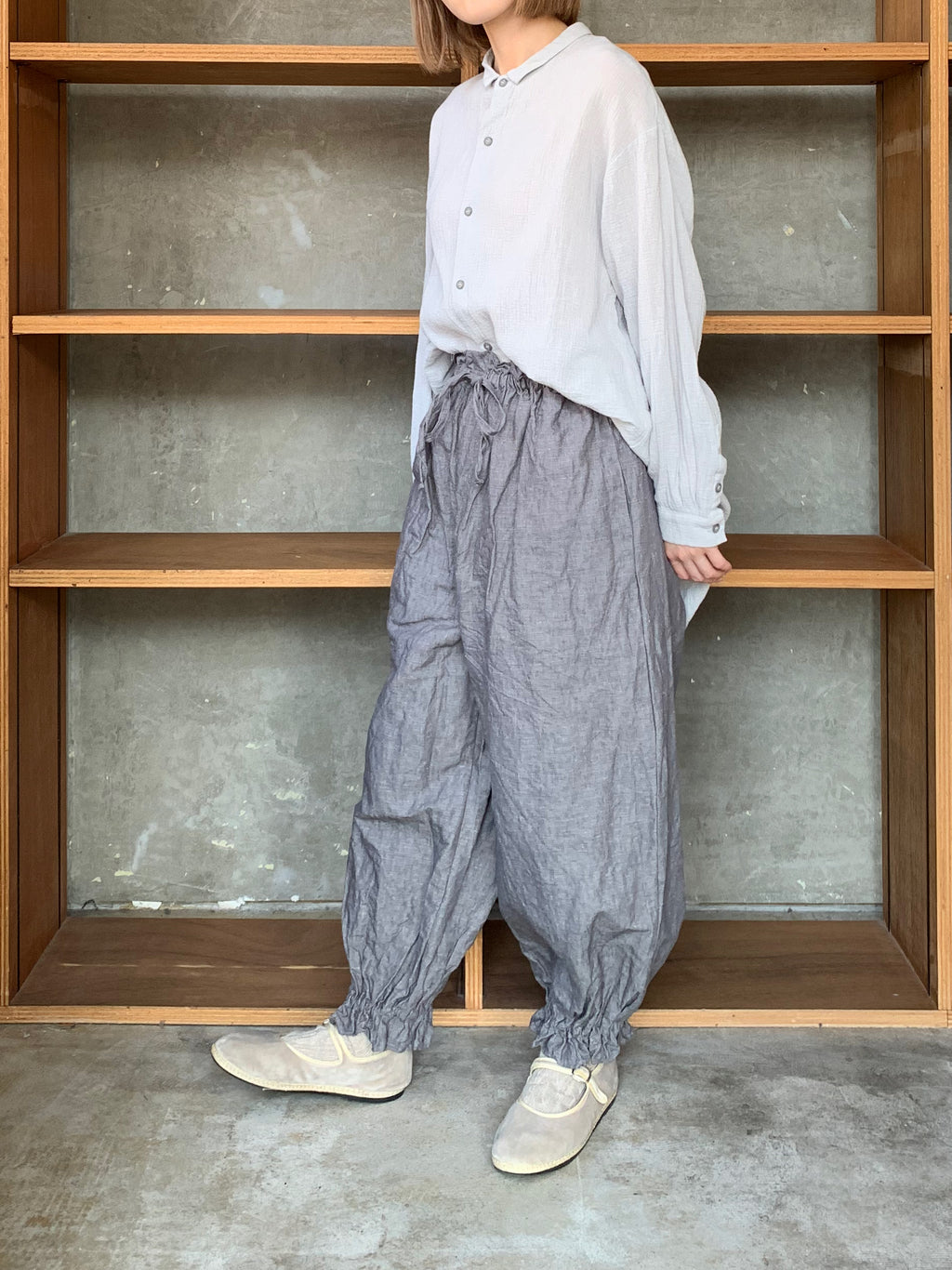 ROBE de PEAU / ANKLE TIED PANTS (GRAY)