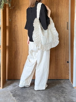 qiri / 花吹雪 jacquard frill bag (ベージュ)