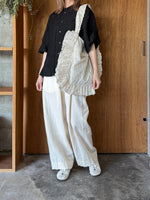 qiri / 花吹雪 jacquard frill bag (ベージュ)