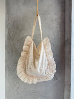 qiri / 花吹雪 jacquard frill bag (ベージュ)